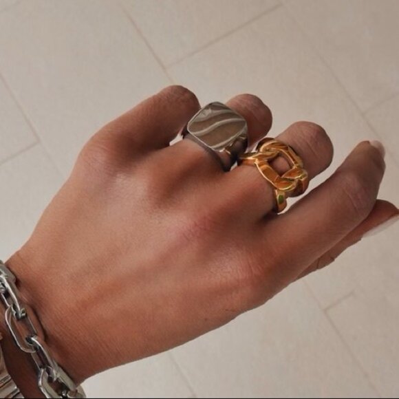 Elegant Silver Women's Ring - Picture 4 of 5